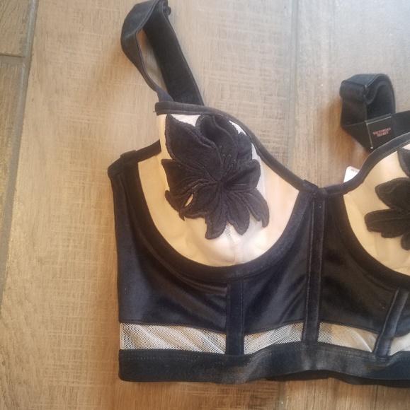 VS Lined Demi Floral applique lined demi Bra 32C - Picture 9 of 9